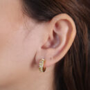 Argola de pressão com detalhes em pedras de zircônias