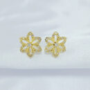 Brinco flor cinco pétalas cravejadas