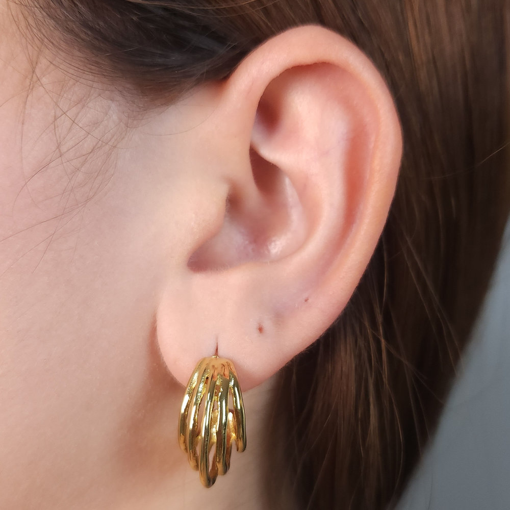 Brinco cinco fios boleado