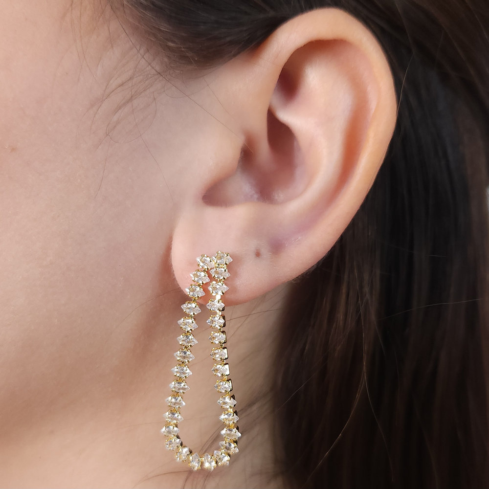 Brinco riviera estilo gota com detalhe cristais