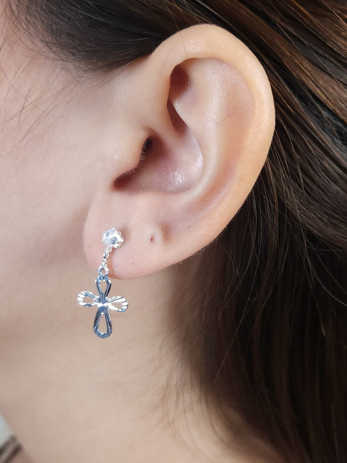 Brinco base ponto de luz pêndulo cruz