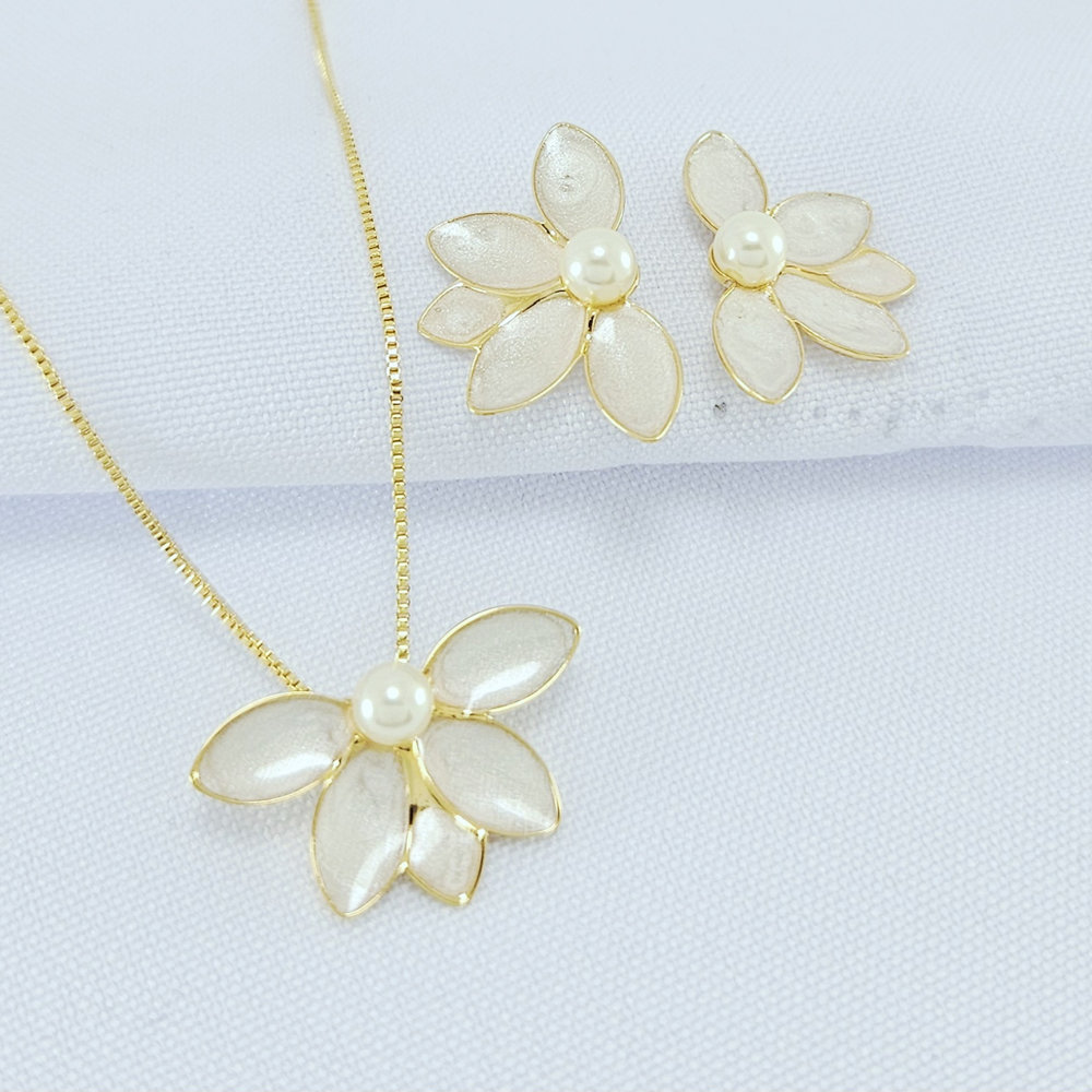 Conjunto de flor com pérola