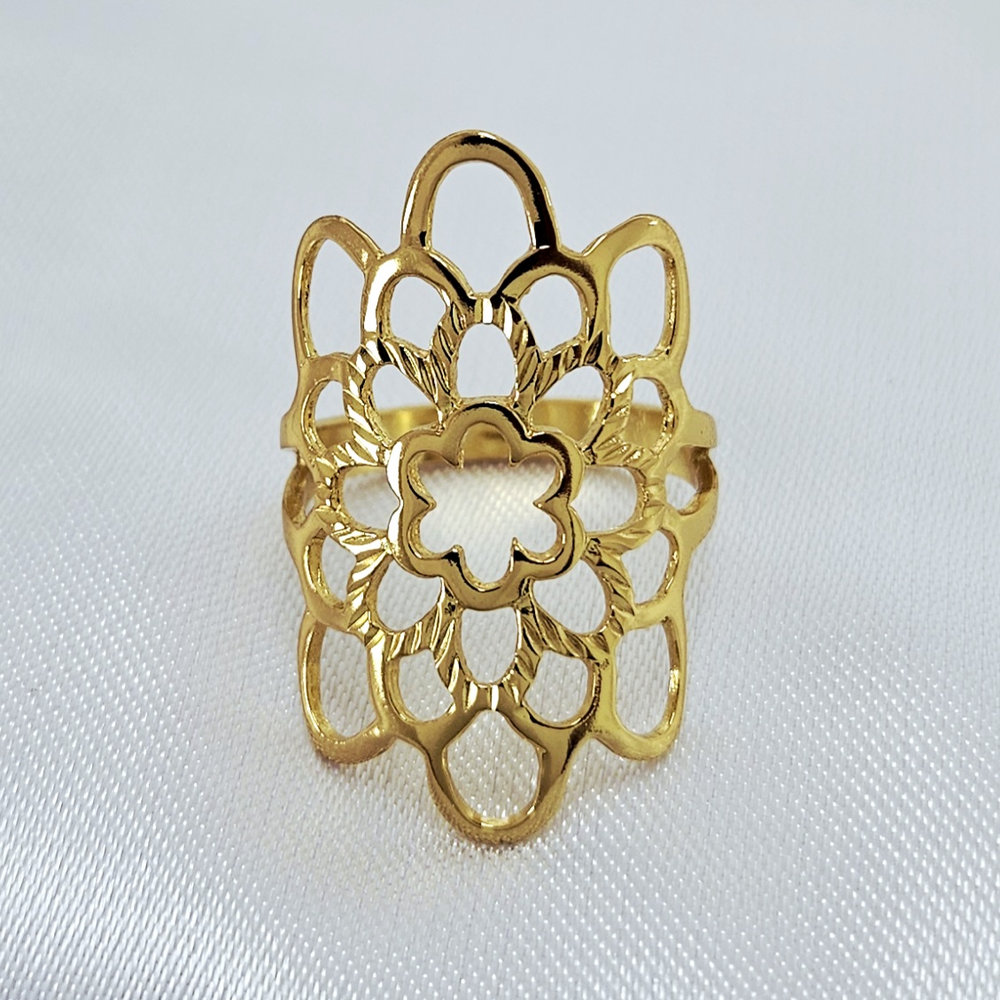 Anel estilo flor vazado