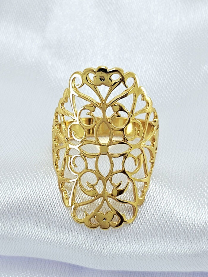 Anel trabalhado vazado