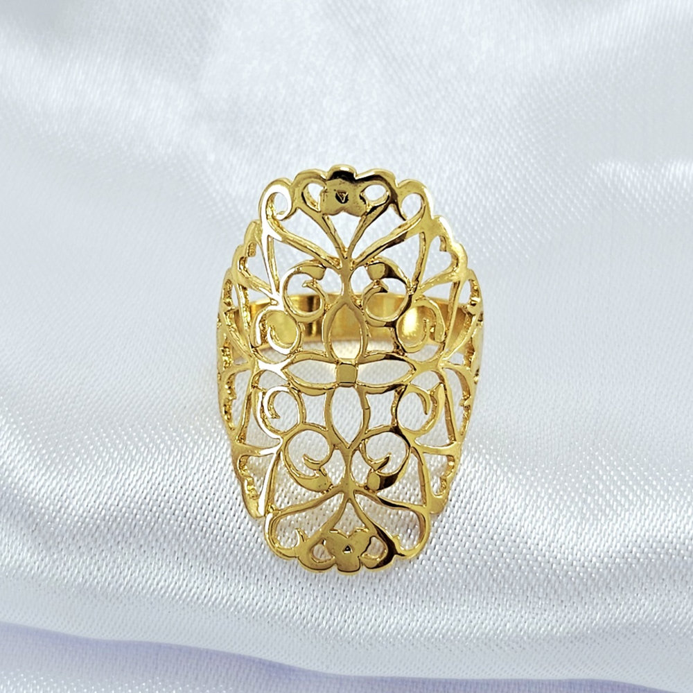 Anel trabalhado vazado