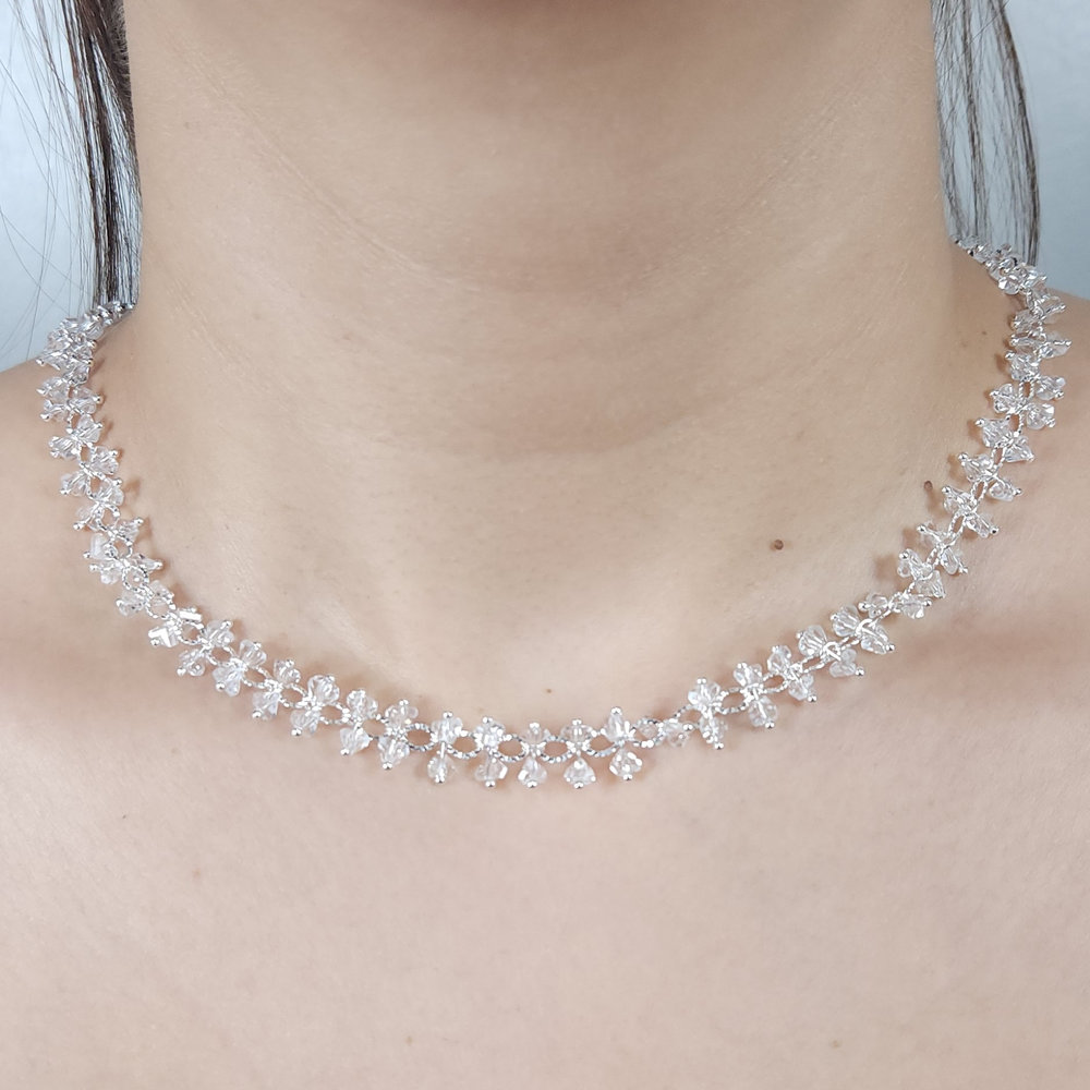 Gargantilha chocker cristais duplo detalhado