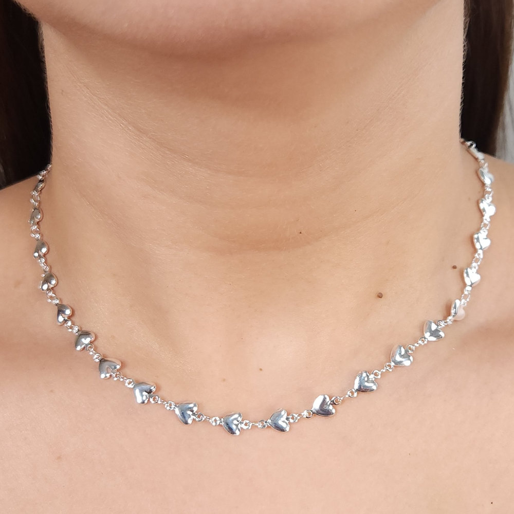 Gargantilha chocker coração com elos detalhado