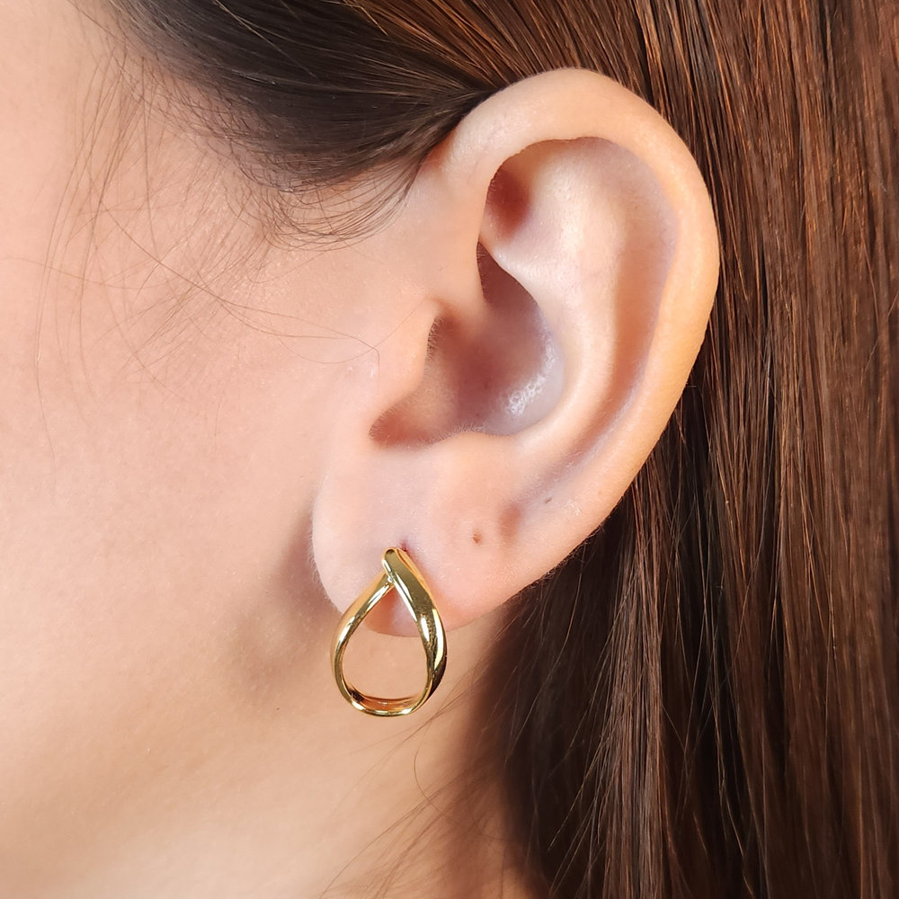 Brinco estilo oval vazado