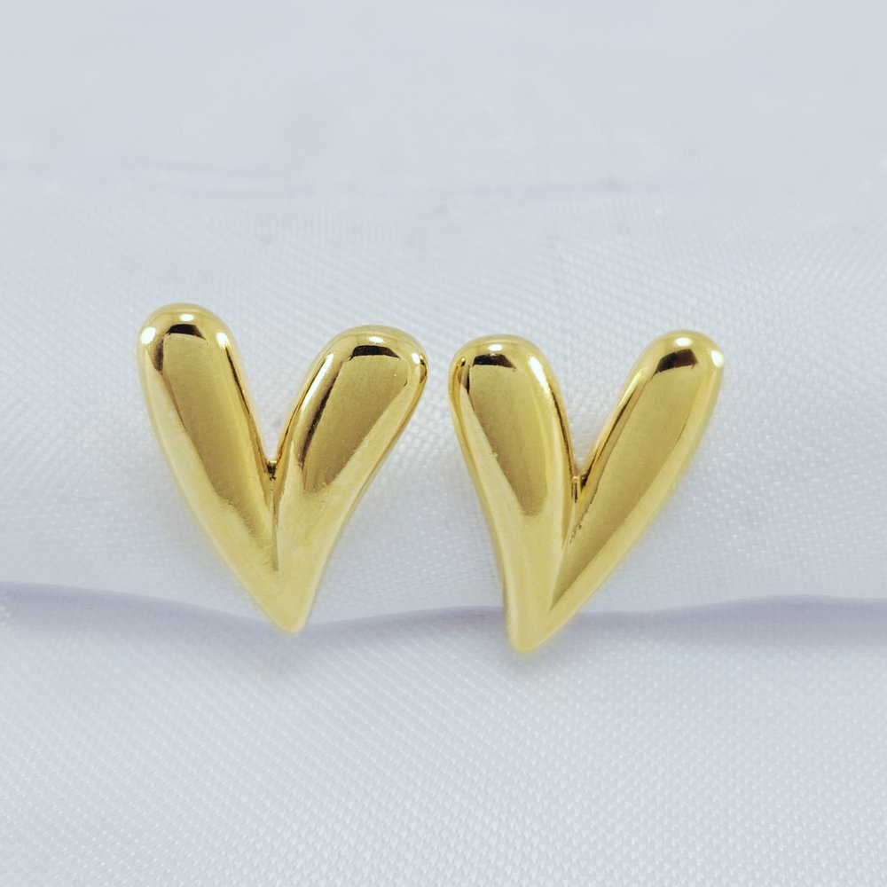 Brinco formato coração liso boleado - Imagem 2