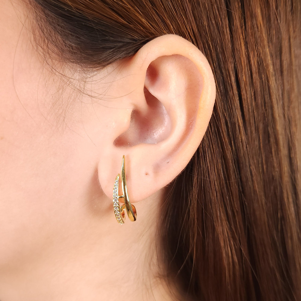 Brinco estilo vírgula fio duplo