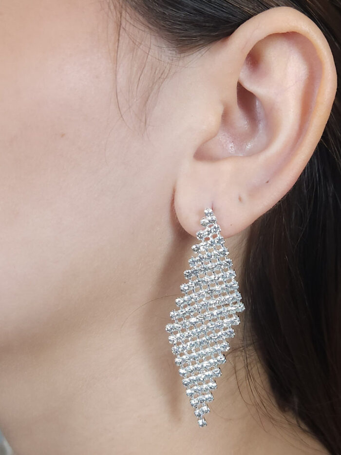 Brinco triangulo strass