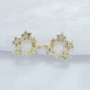 Brinco redondo vazado flores cravejadas