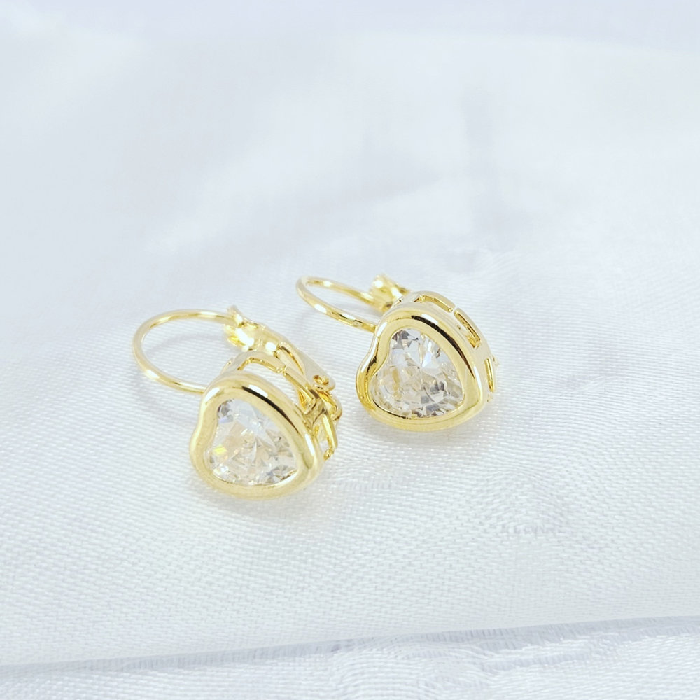 Brinco gancho coração cristal