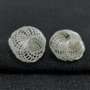 Brinco entrelaçado fio liso