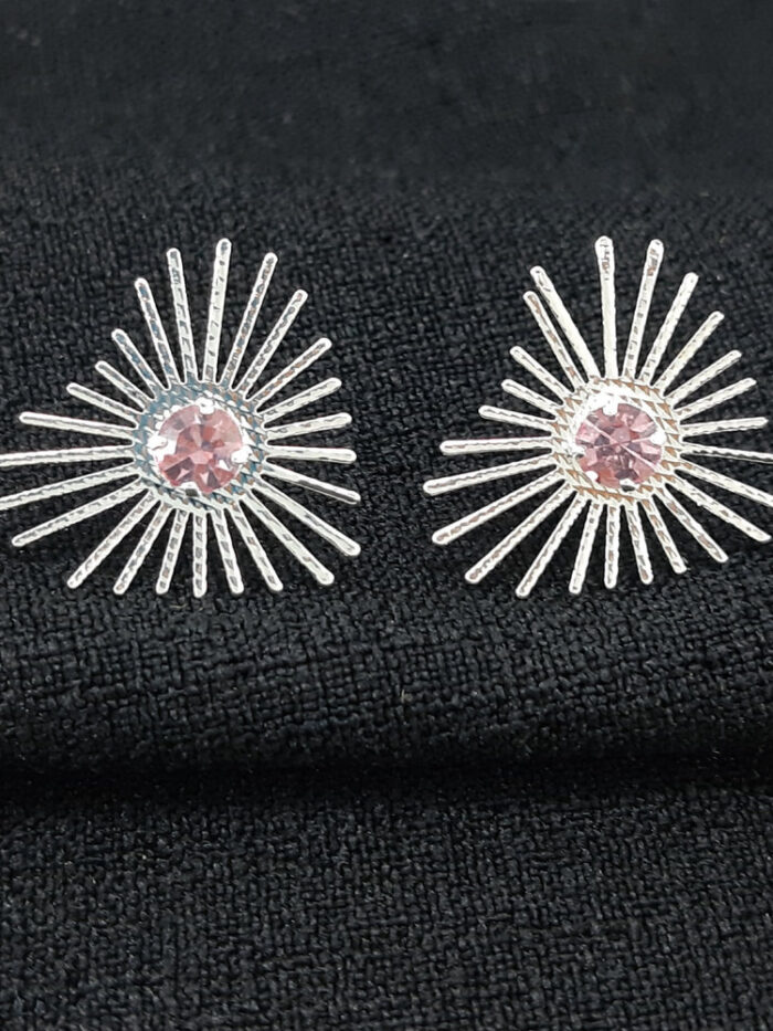 Brinco raios com formato de coração craquelado ponto de luz