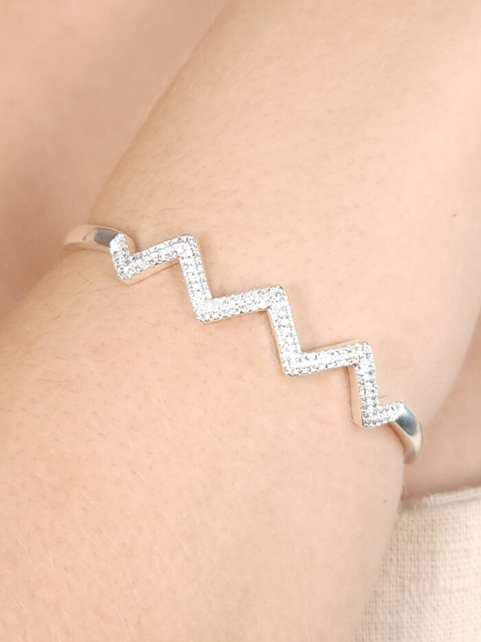 Pulseira fio cravejado