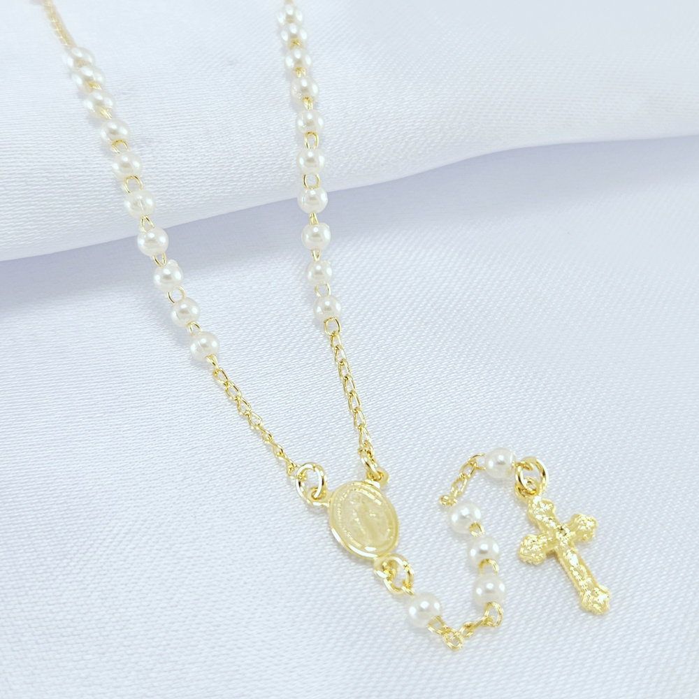 Terço com perolas elos detalhados