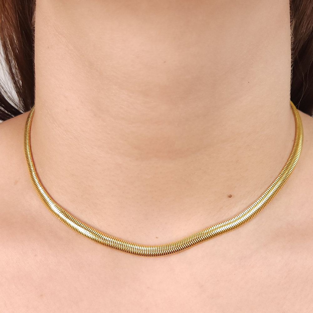Gargantilha chocker malha snake dourado