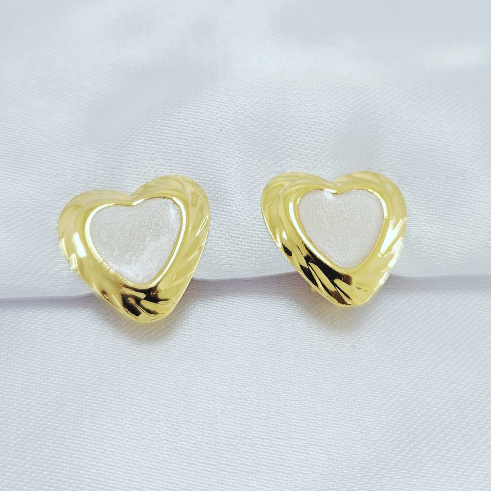 Brinco Dourado com detalhe cintilante