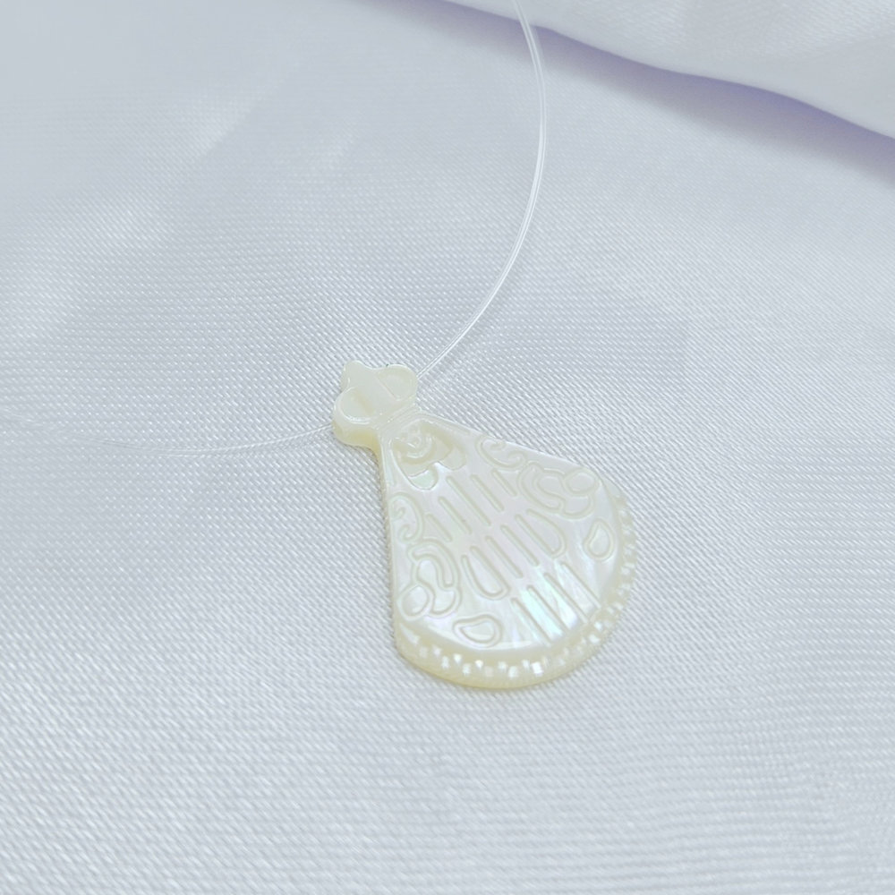 Gargantilha de naylon com nossa senhora aparecida madrepérola