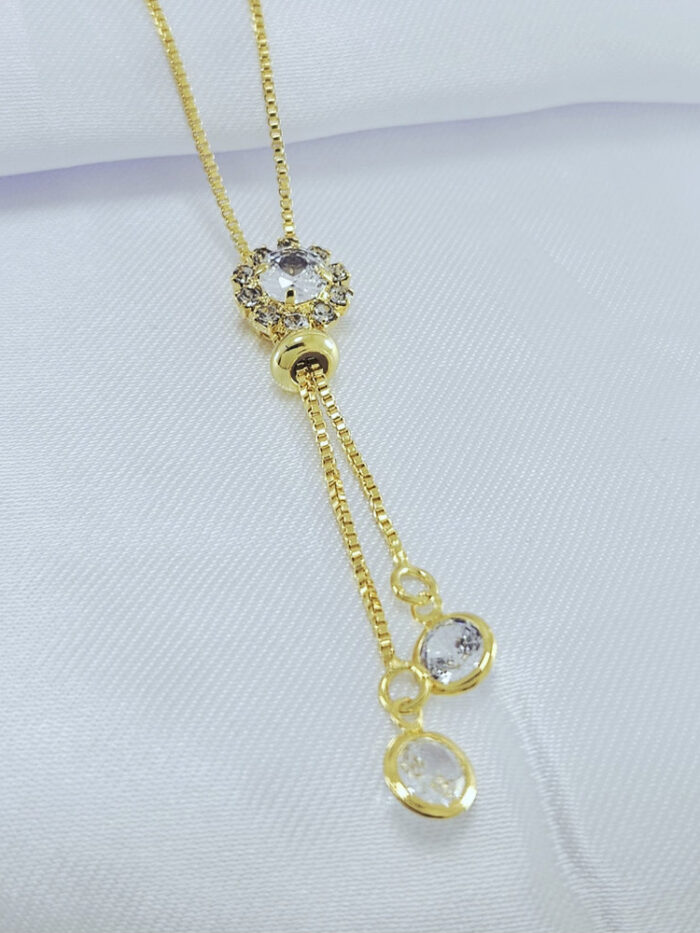 Gravatinha veneziana com flor cravejada