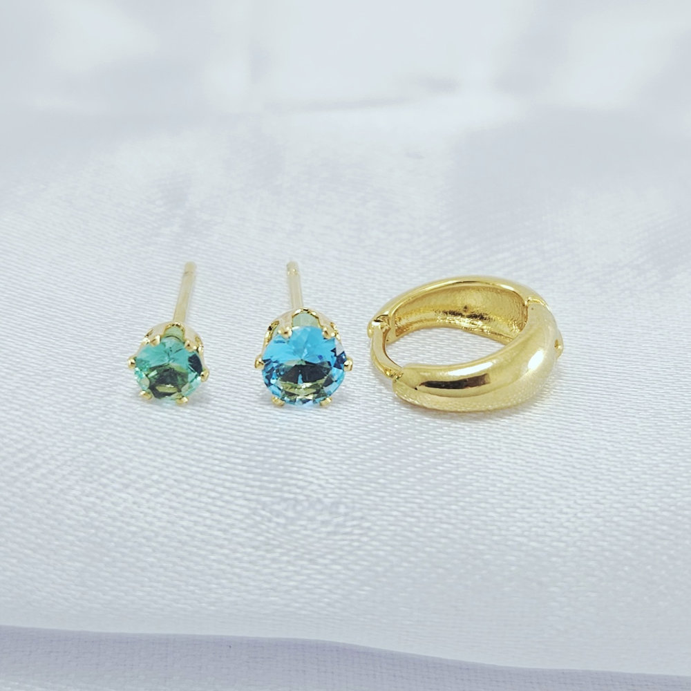 Trio de brincos com argolinha dourado