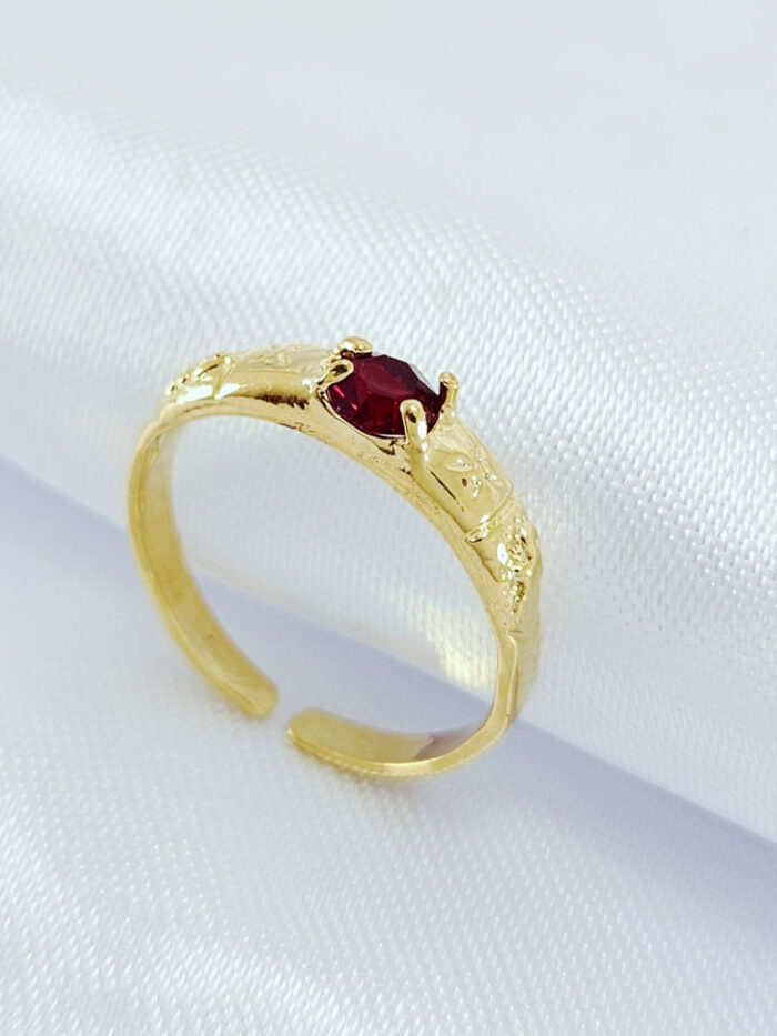 Anel infantil formatura pedra vermelha