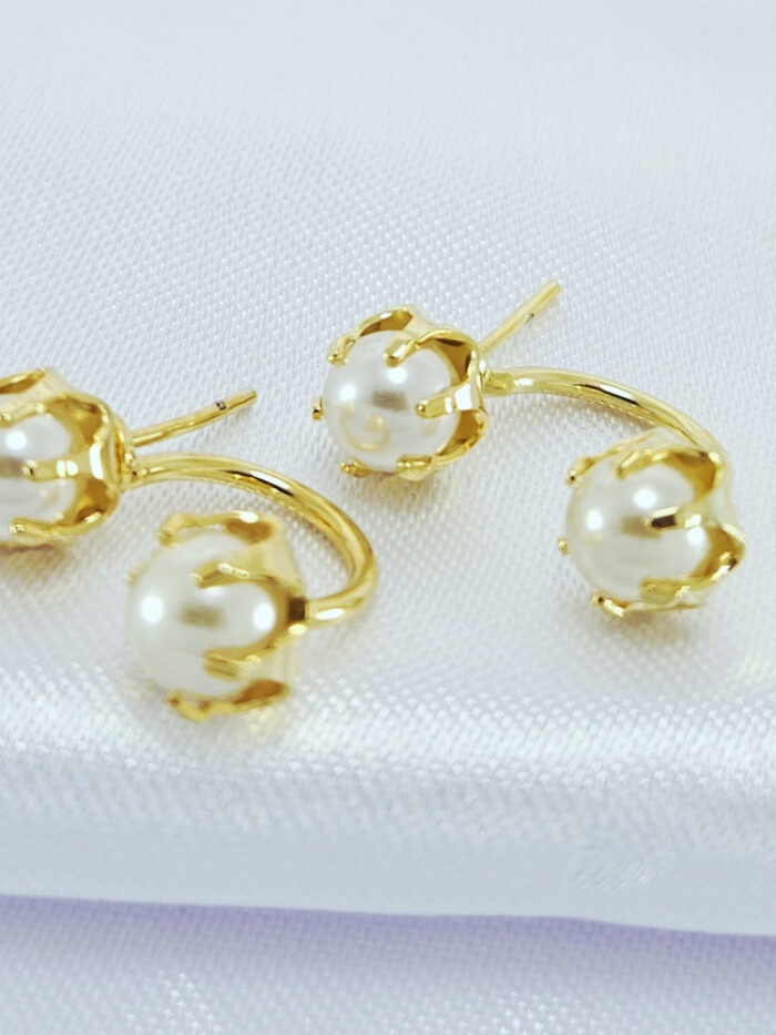 Brinco estilo gancho com pérola