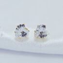 Brinco pedra cristal formato coração