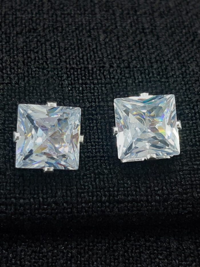 Brinco ponto de luz quadrado