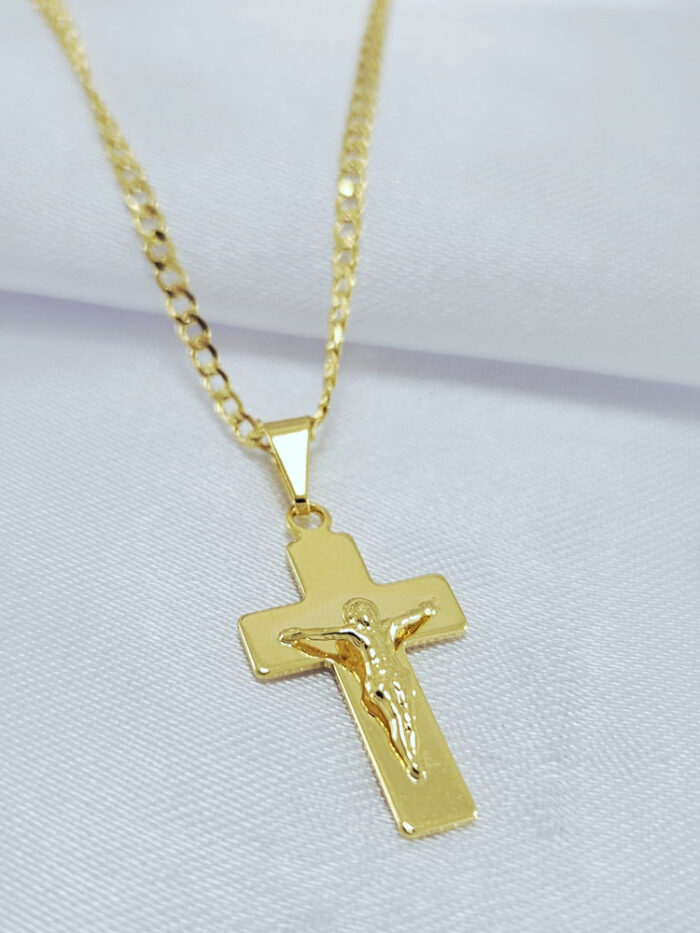 Gargantilha com cruxifixo