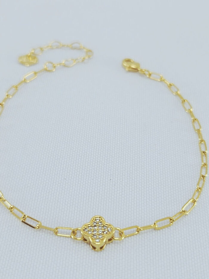 Pulseira com trevo cravejado