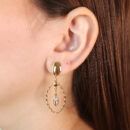 Brinco fio oval ondulado pêndulo pedra navete cristal