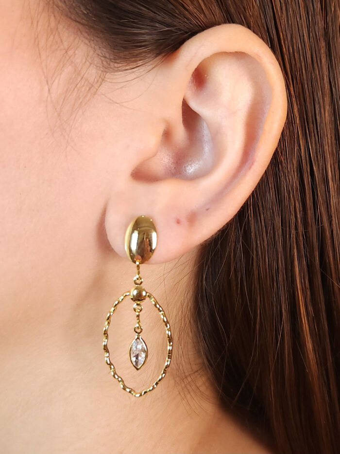 Brinco fio oval ondulado pêndulo pedra navete cristal