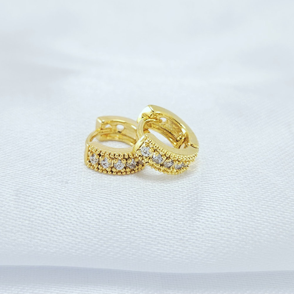 Argola cravejada com cristais fechado