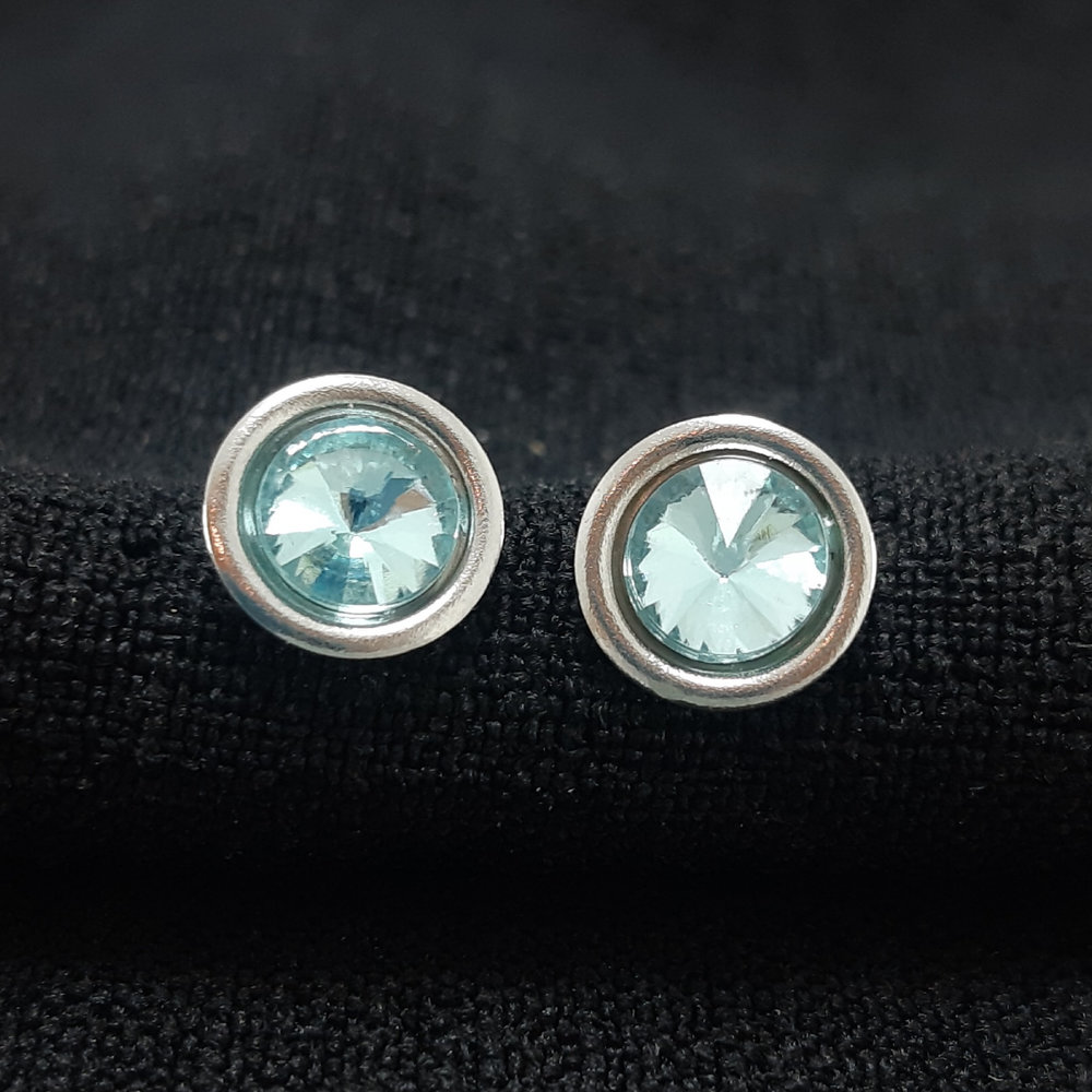 Brinco ponto de luz borda lisa - Imagem 5