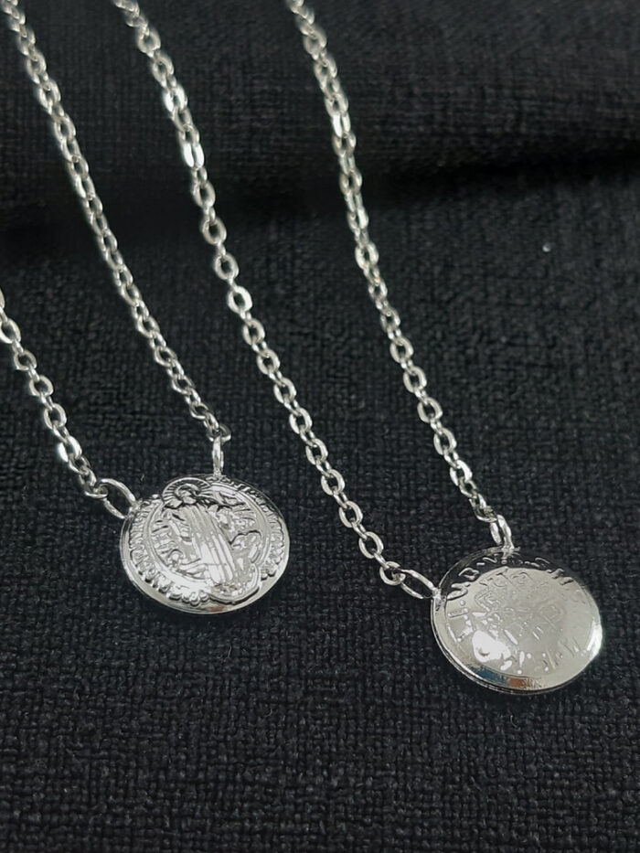 Escapulário metalha São Bento