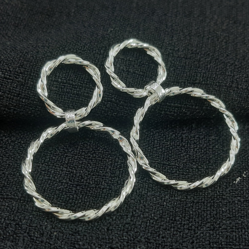 Brinco circulo duplo fio entrelaçado