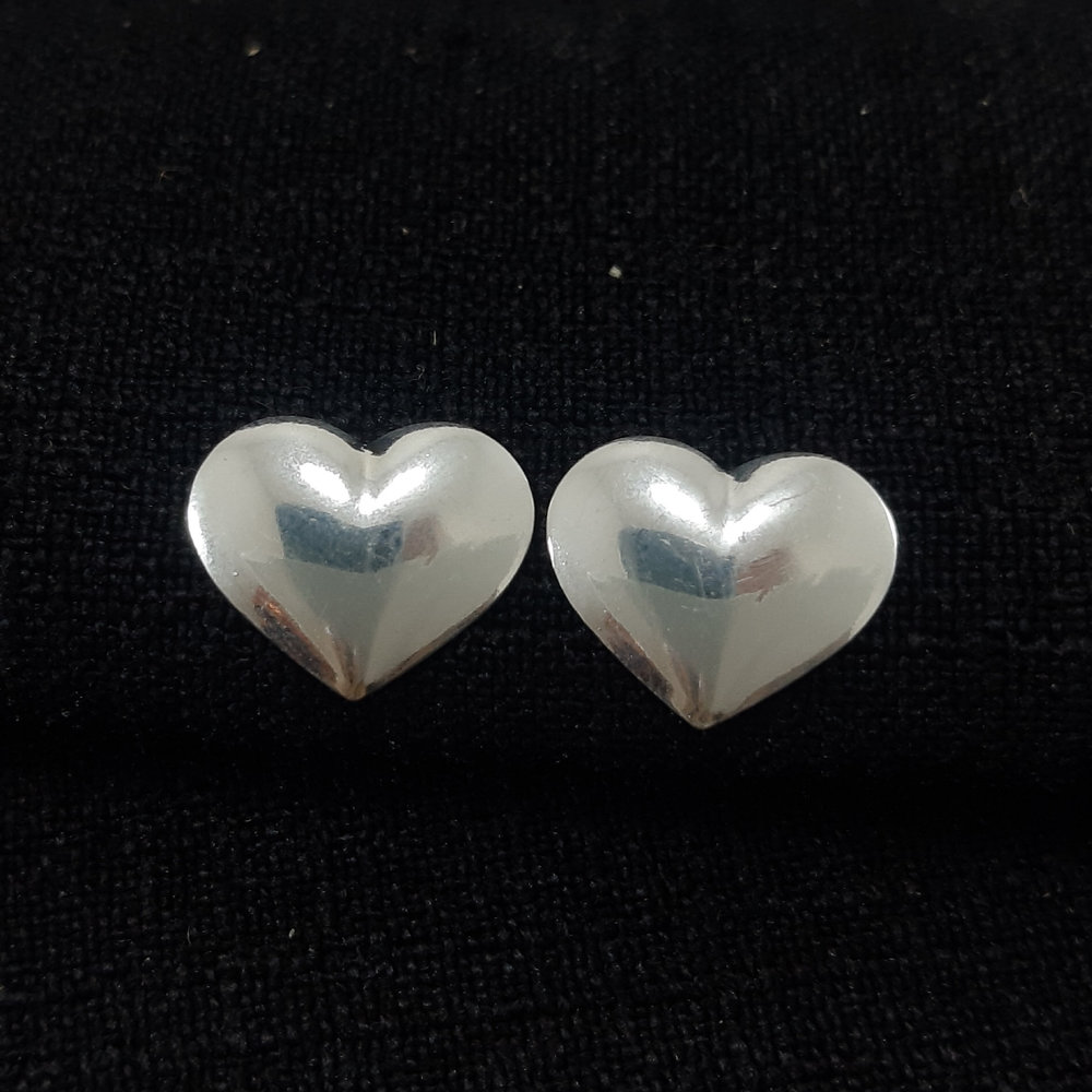 Brinco chapeado formato coração