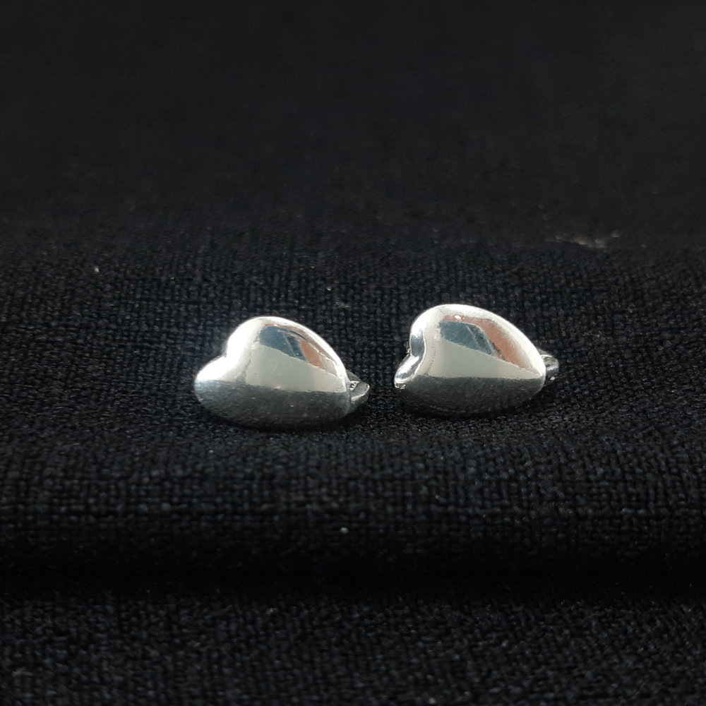 Brinco argolinha coração chapado