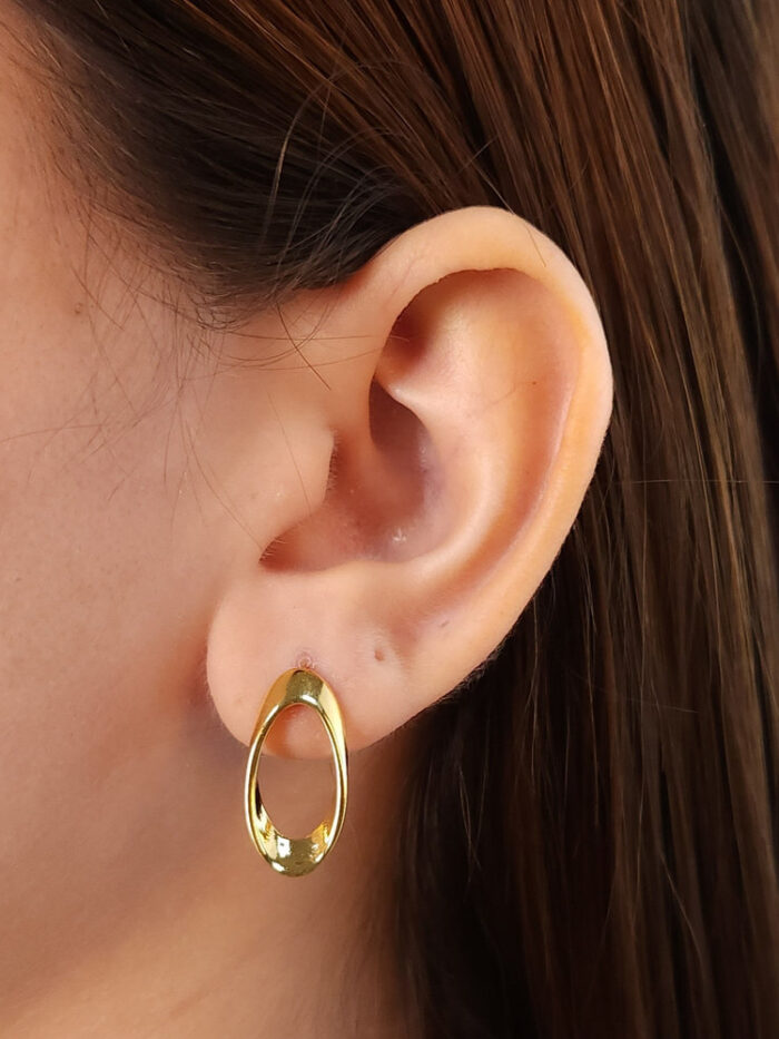 Brinco vazado  estilo navete