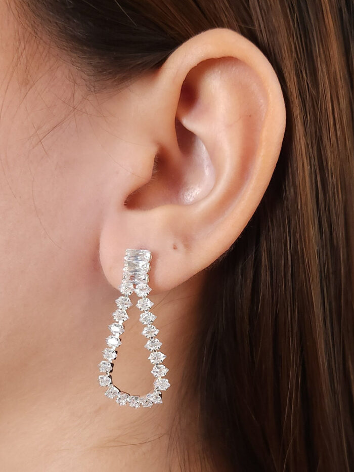 Brinco gota pedra navete