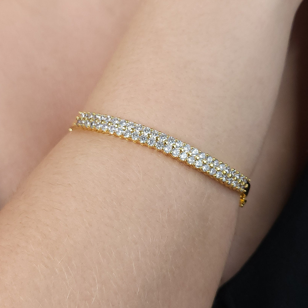 Bracelete cravejado cristal detalhado