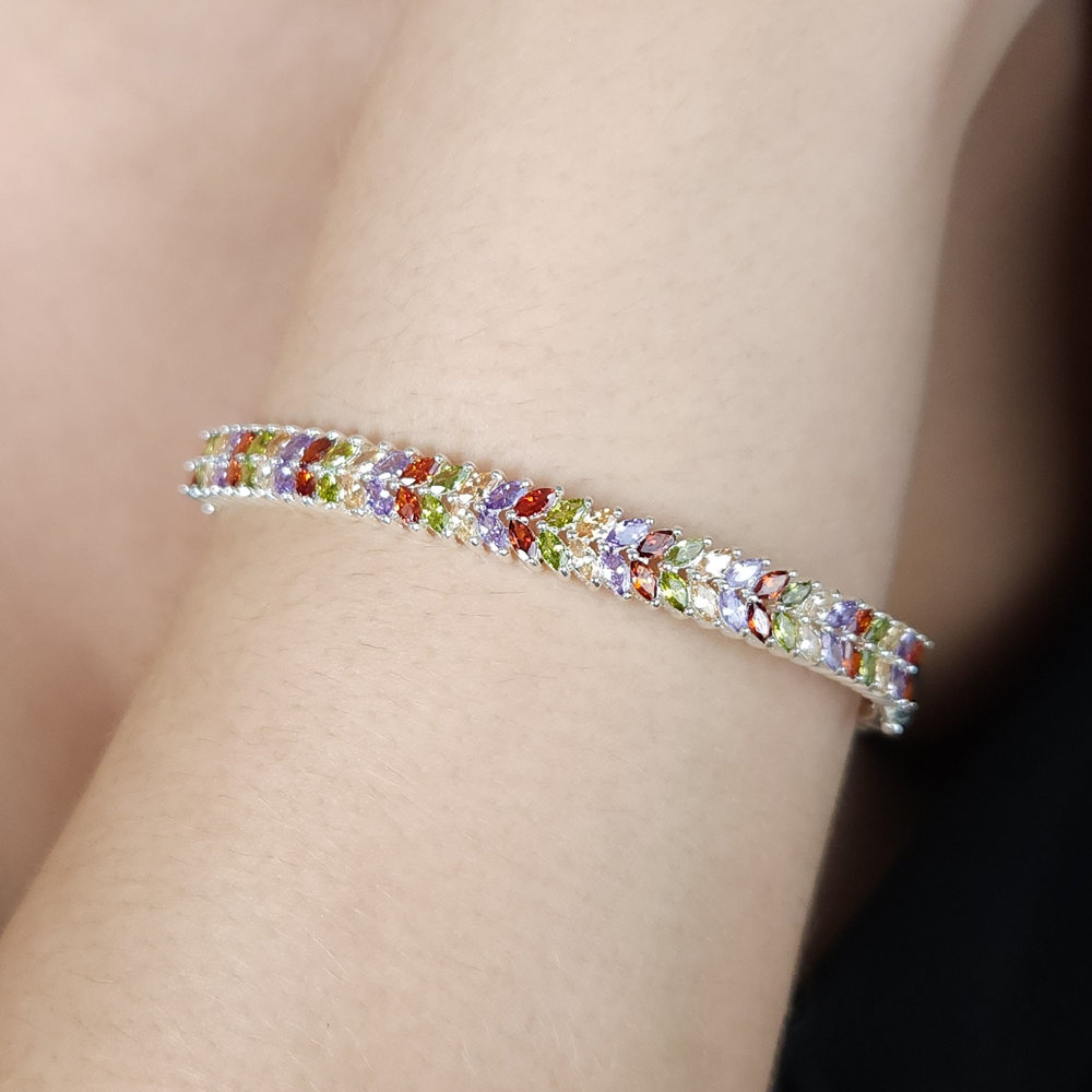Bracelete folhas coloridas detalhadas
