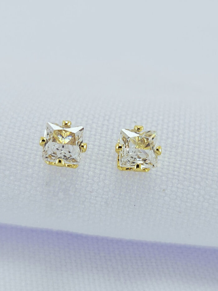 Brinco pedra quadrada cristal