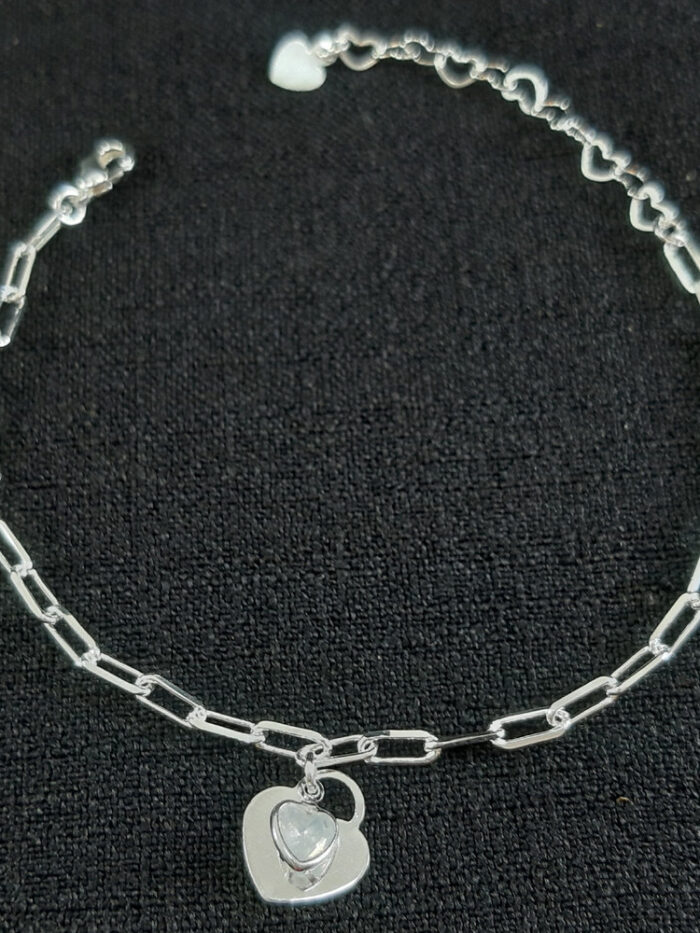 Pulseira elos cartier com corações liso e cristal