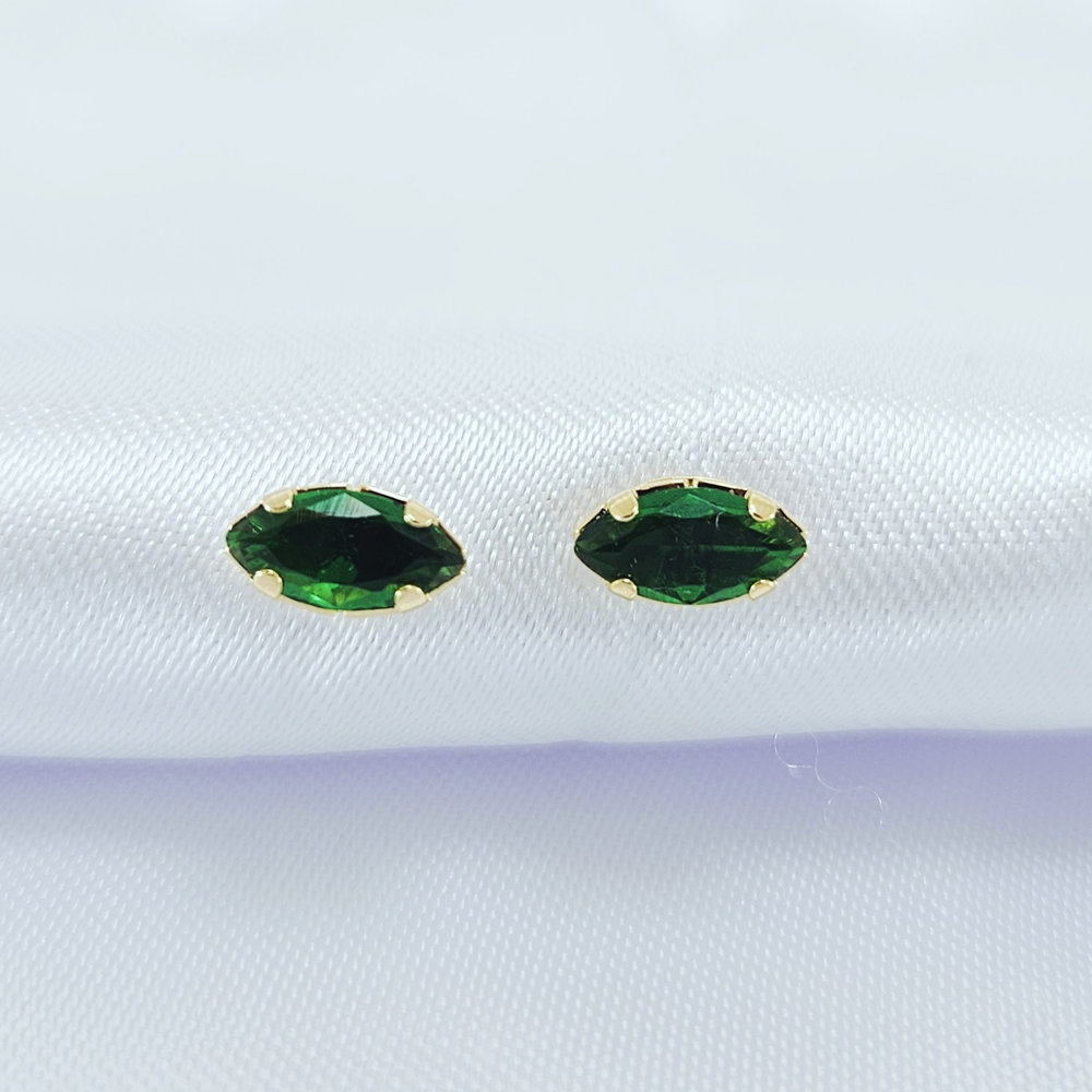 Brinco pedra navete verde