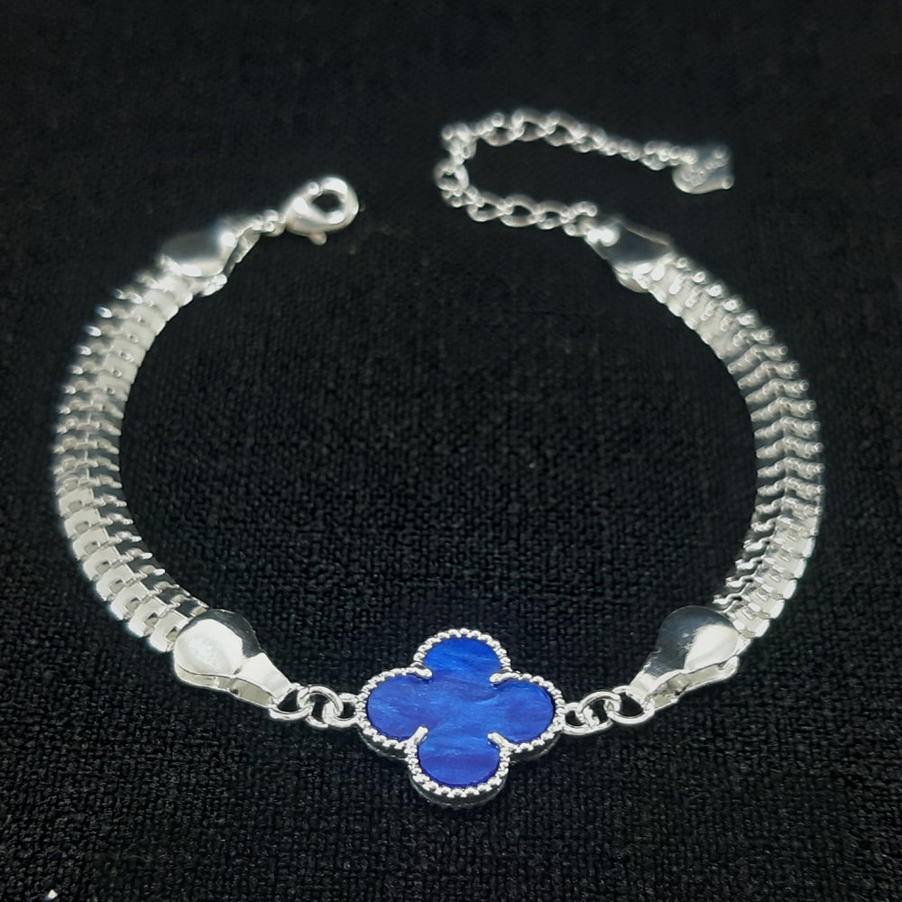 Pulseira malha snake grossa com trevo