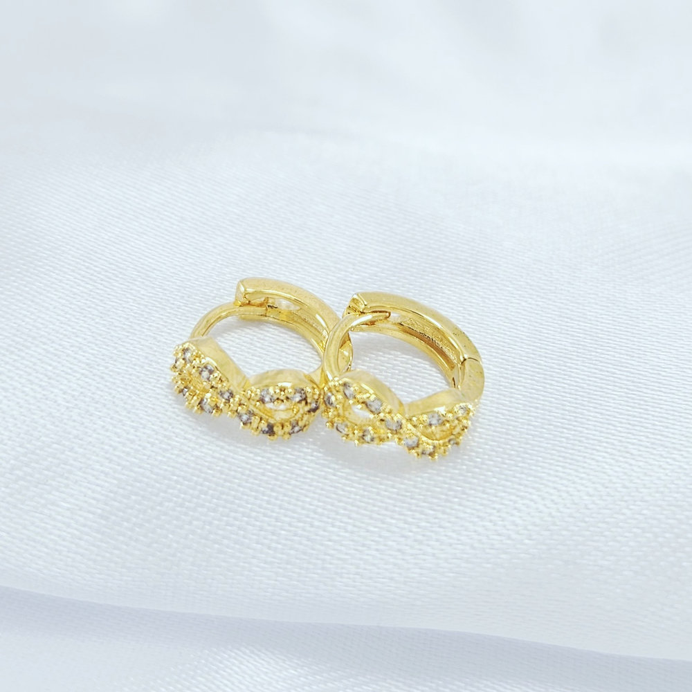 Argolinha com detalhe infinito cravejado