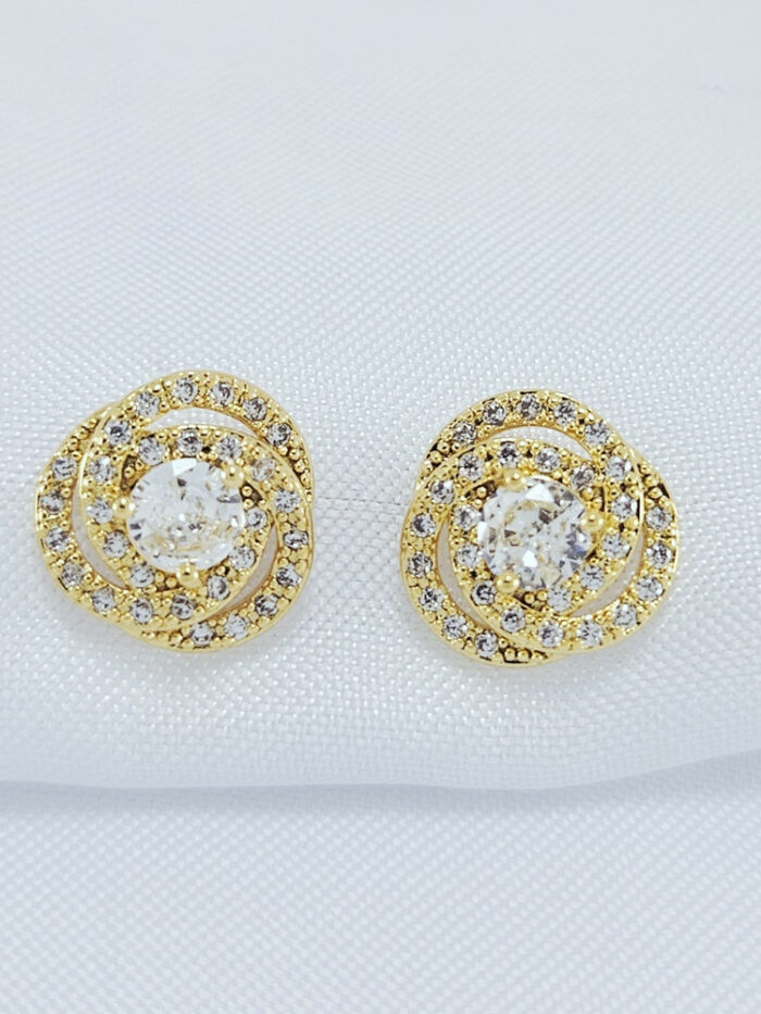 Brinco circulo cravejado com zircónias